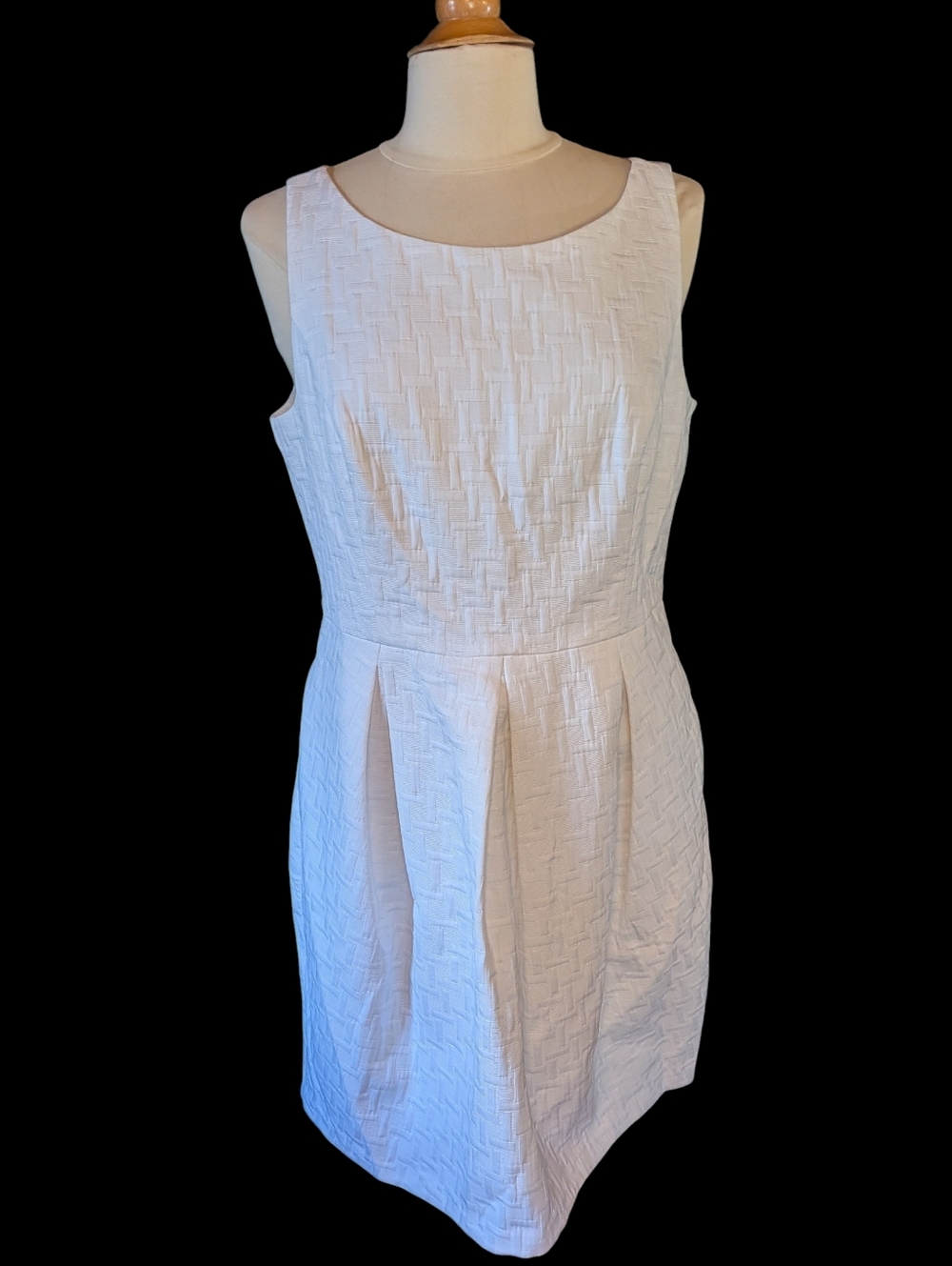 White House Black Market White Sleeveless Textured Dress Tulip Skirt Size 14